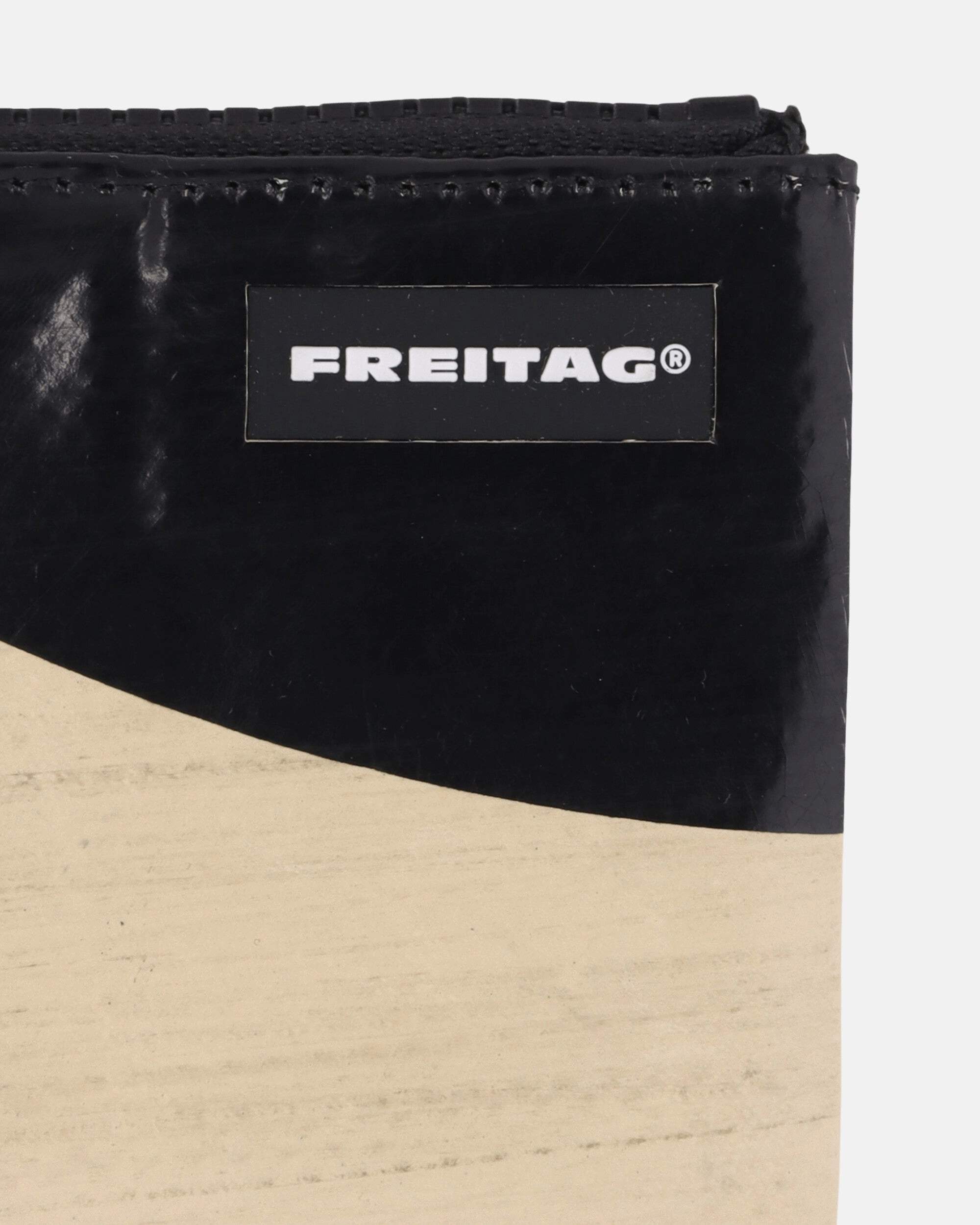 F05 Blair Extra Small Pouch Cream / Black