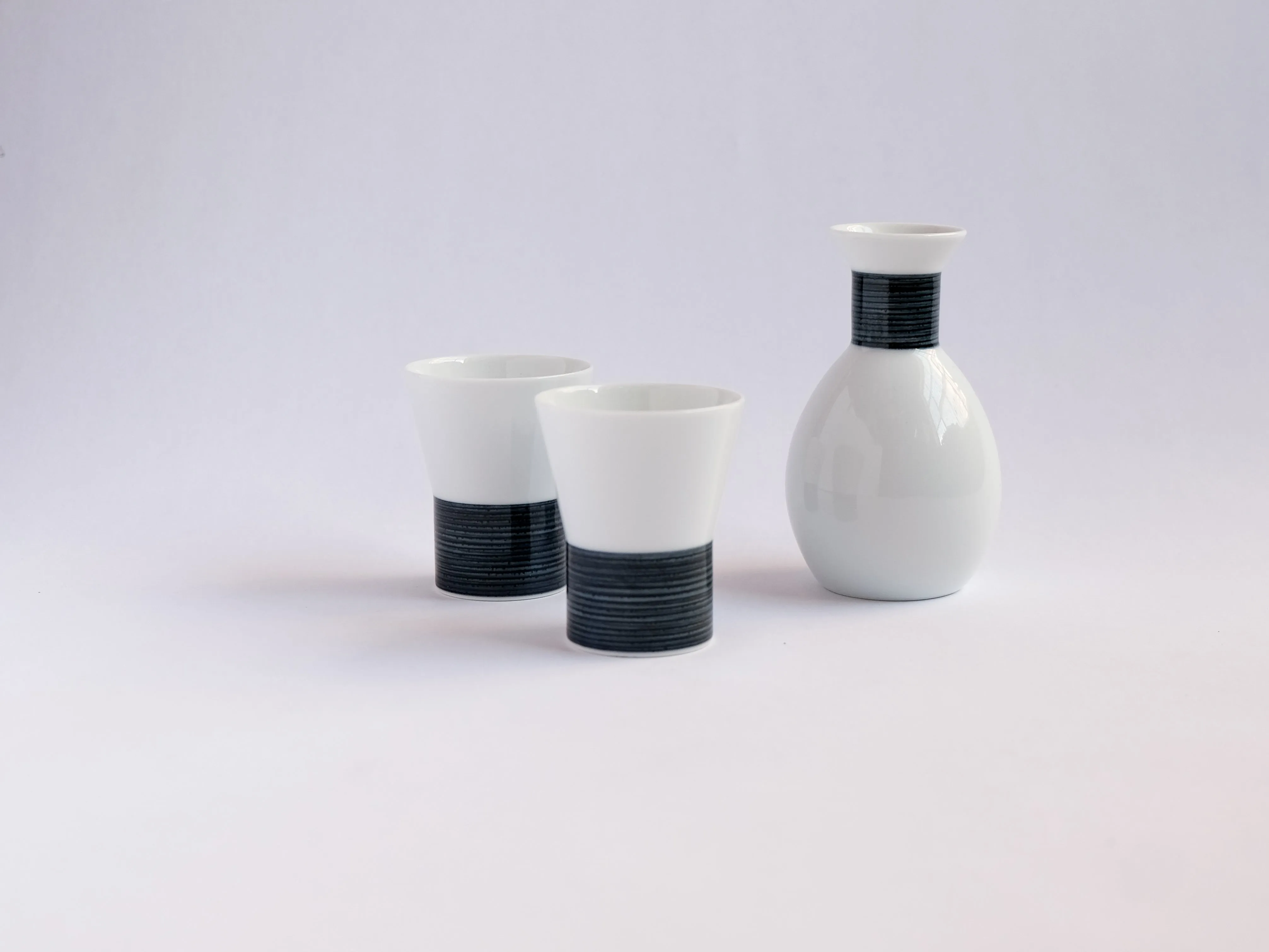 Hakusan Asanoito Hemp Thread Sake Bottle Indigo