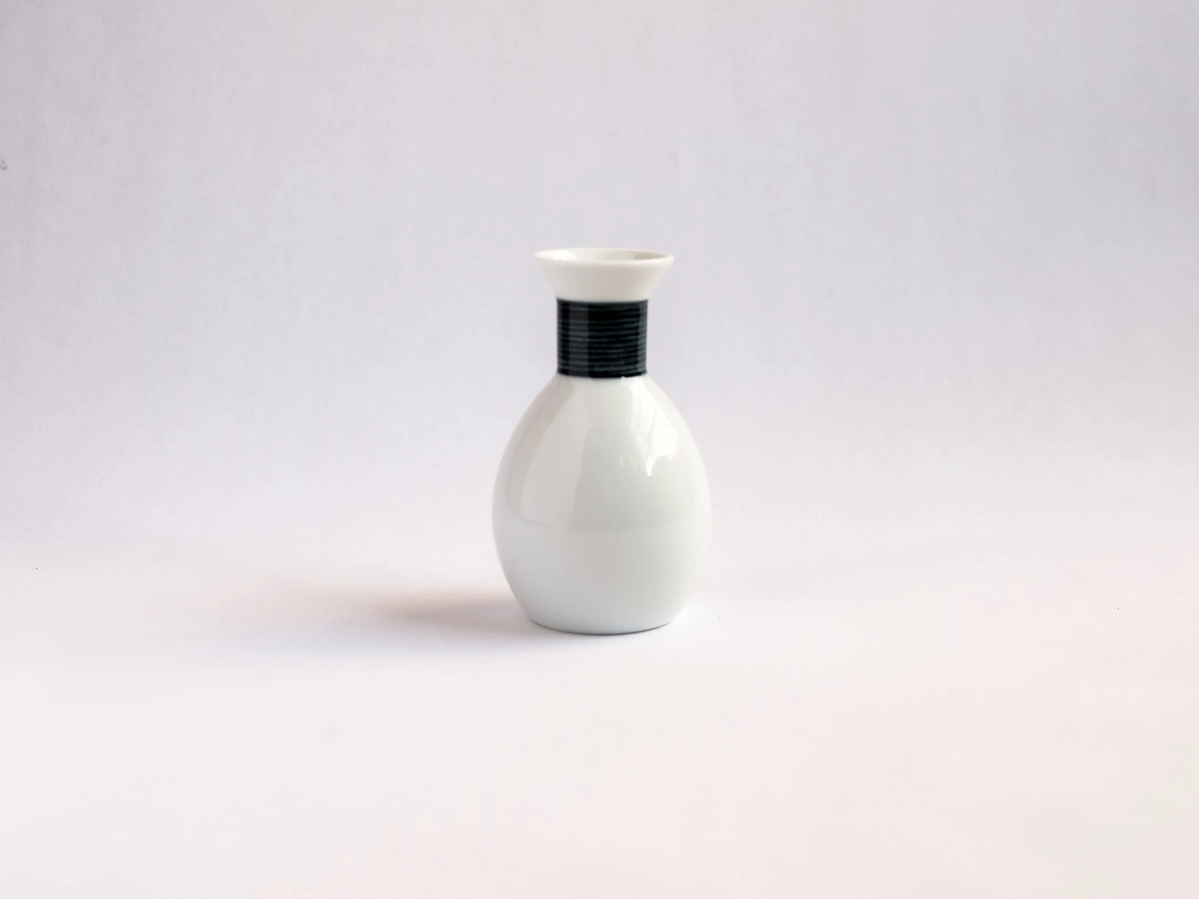Hakusan Asanoito Hemp Thread Sake Bottle Indigo