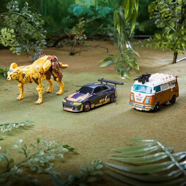 Hasbro Transformers Rise of the Beast Buzzworthy Bumblebee Jungle Mission 3 Pack Cheetor, Nightbbird, Wheeljack Action Figure