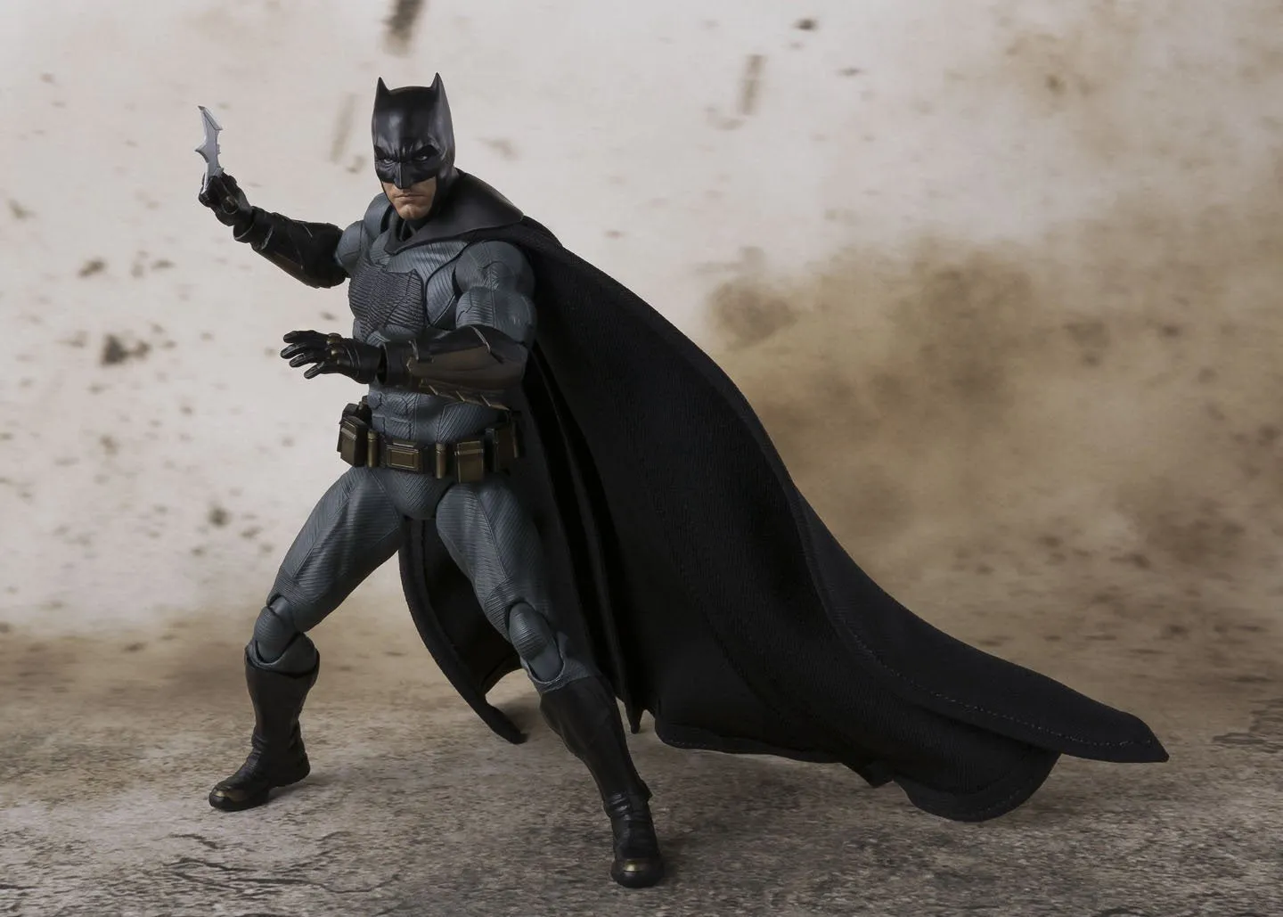 S.H. Figuarts DC Comics Batman Justice League Movie Action Figure